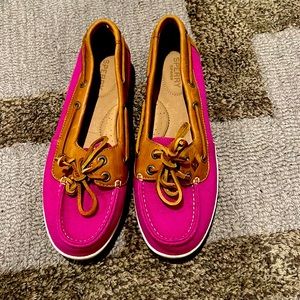 Women’s pink sperry shoes size 8